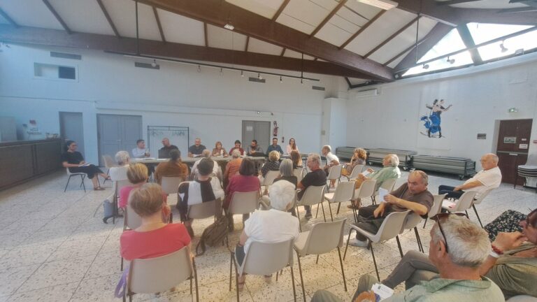 Réunion publique de concertation sur la réhabilitation de la salle des arts à Sausset-les-Pins